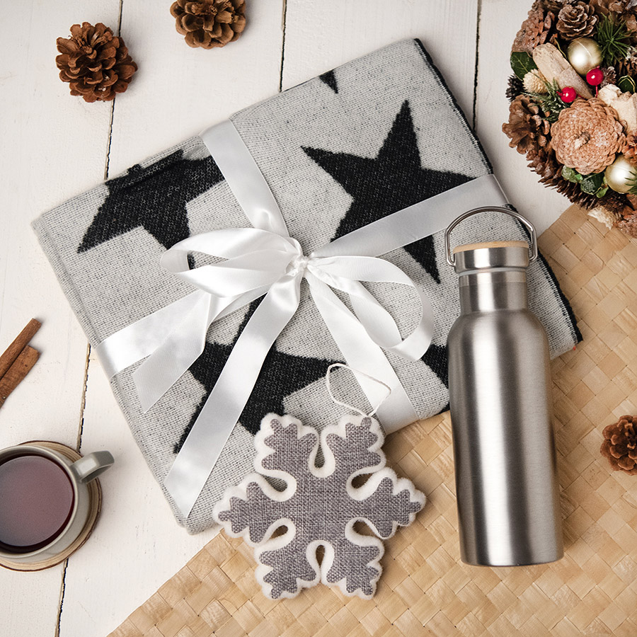 картинка Подарочный набор STARNIGHT: шарф, бутылка для воды, украшение новогоднее от магазина
