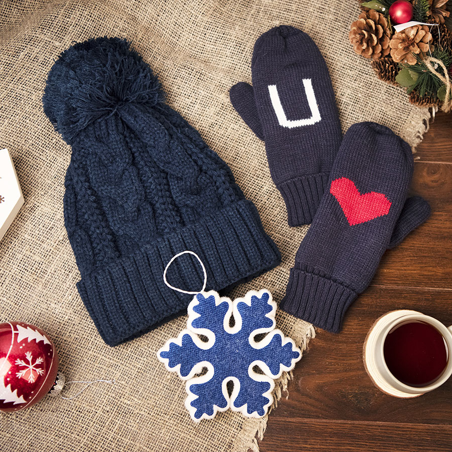 картинка Подарочный набор HUG: варежки, шапка, украшение новогоднее, синий от магазина